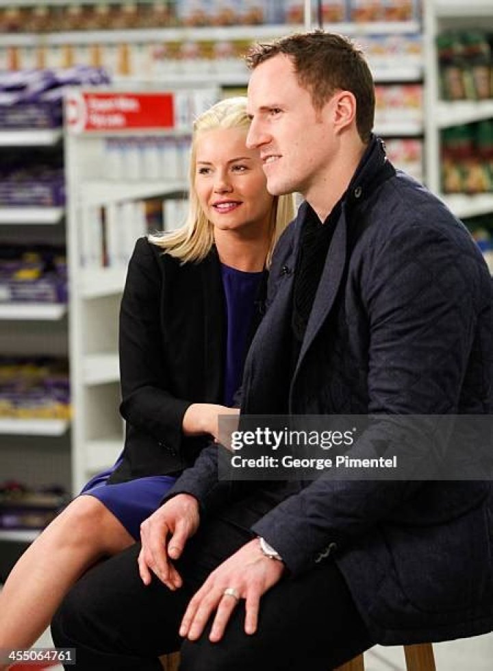 Dion Phaneuf, Elisha Cuthbert's Husband