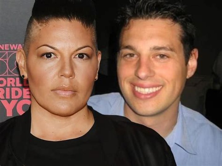 Ryan Debolt, Sara Ramirez's Husband